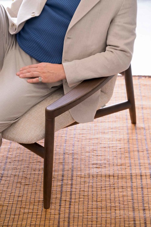 Armchair Hamptons image 1